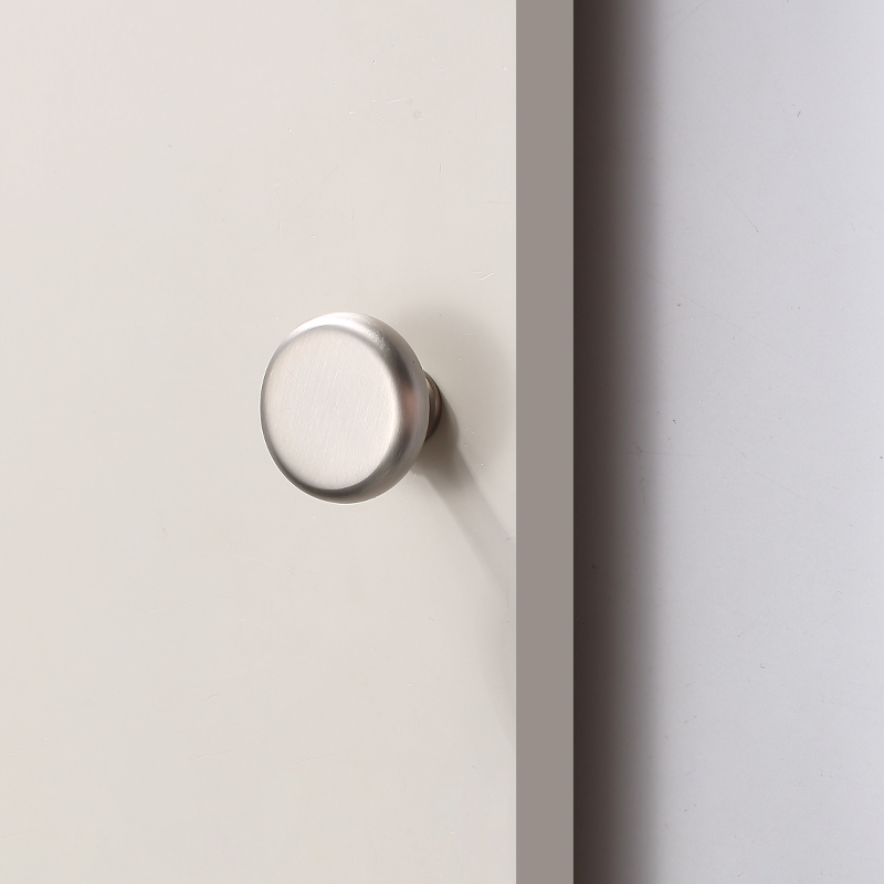 Lunar Collection Grip Single Pull Handle - Brushed Chrome