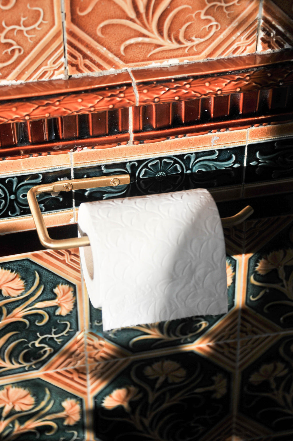 Core Slim - Brass Toilet Roll Holder