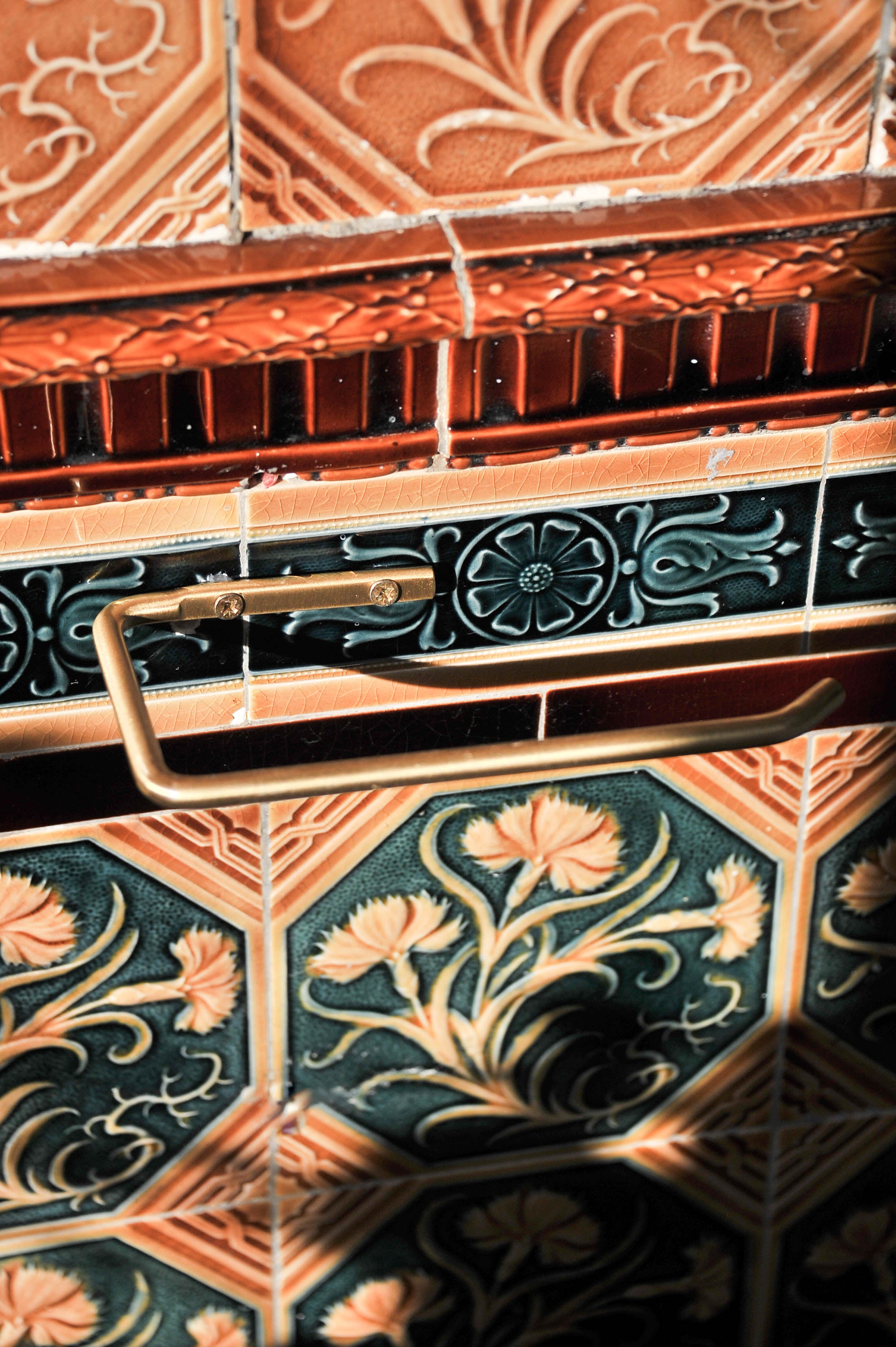 Core Slim - Brass Toilet Roll Holder