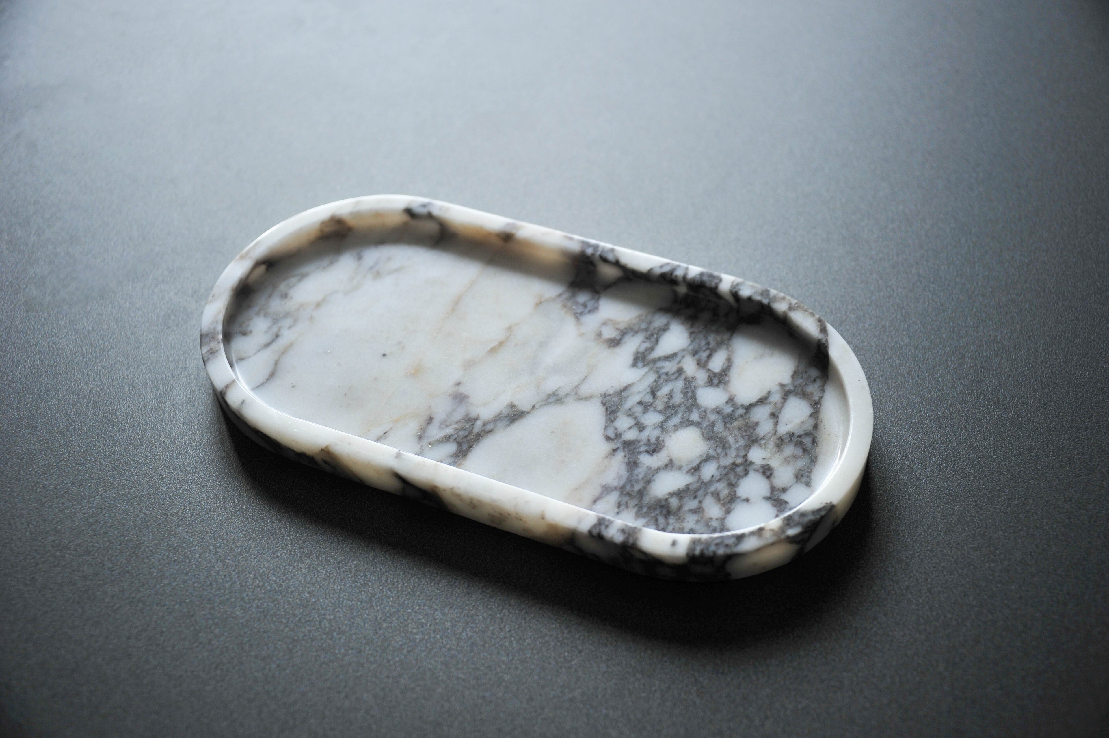 Cosmo Collection Calacatta Viola Rounded Marble Tray